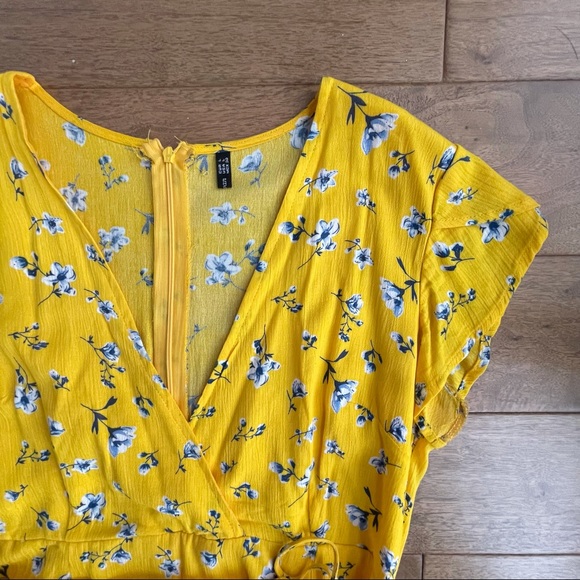 Yellow Floral Mock Wrap Mini Dress || size L fits more like a M - Picture 5 of 7